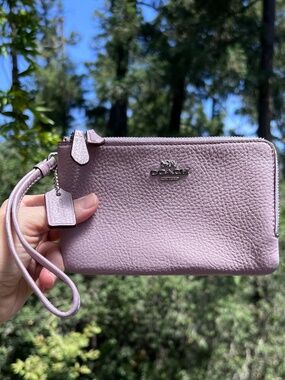 COACH Purple Lavender Pebbled Leather Wristlet Wallet Double Zip Silver Hardware